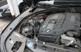 小汽车发动机舱3